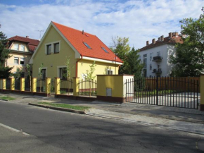 Отель Poroszlay Apartman  Дебрецен